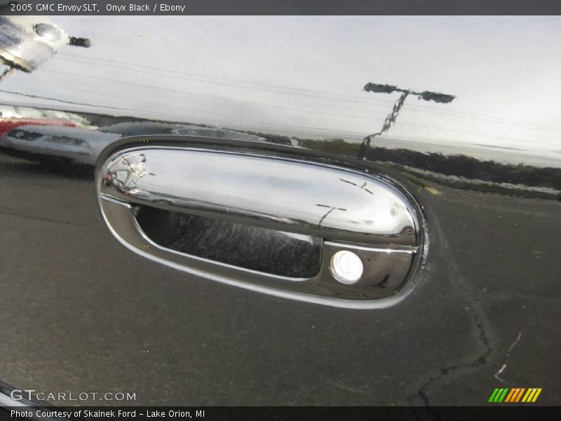 Onyx Black / Ebony 2005 GMC Envoy SLT