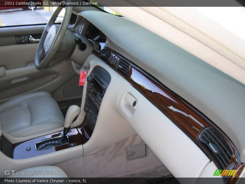White Diamond / Oatmeal 2001 Cadillac Seville SLS