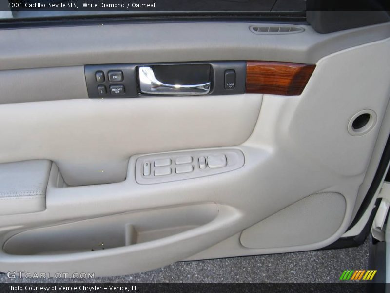 White Diamond / Oatmeal 2001 Cadillac Seville SLS