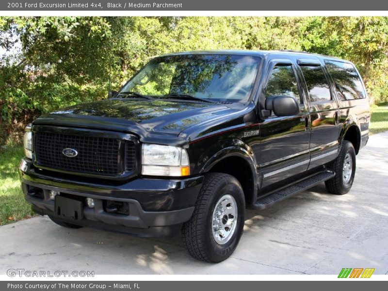 Front 3/4 View of 2001 Excursion Limited 4x4