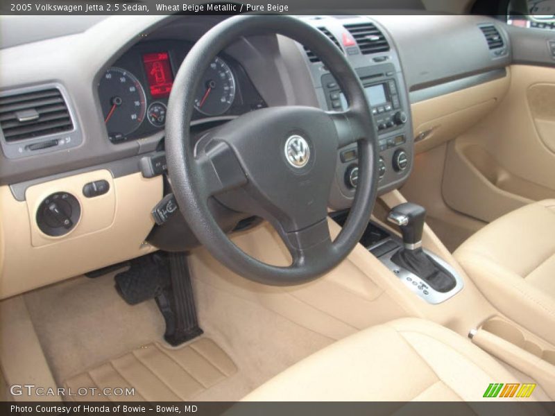 Wheat Beige Metallic / Pure Beige 2005 Volkswagen Jetta 2.5 Sedan