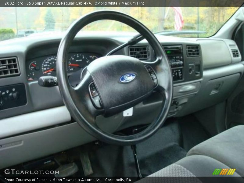 Oxford White / Medium Flint 2002 Ford F350 Super Duty XL Regular Cab 4x4