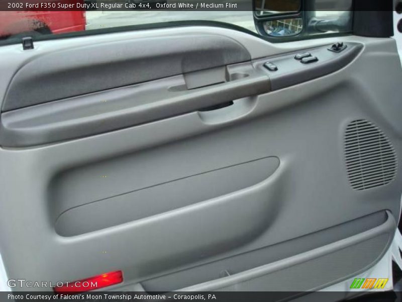 Oxford White / Medium Flint 2002 Ford F350 Super Duty XL Regular Cab 4x4