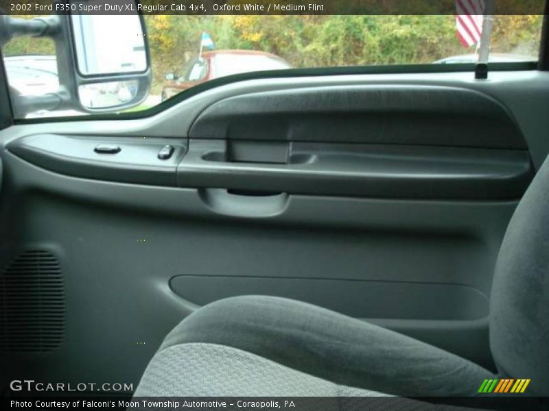 Oxford White / Medium Flint 2002 Ford F350 Super Duty XL Regular Cab 4x4