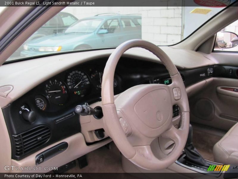 Light Sandrift Metallic / Taupe 2001 Buick Regal LS