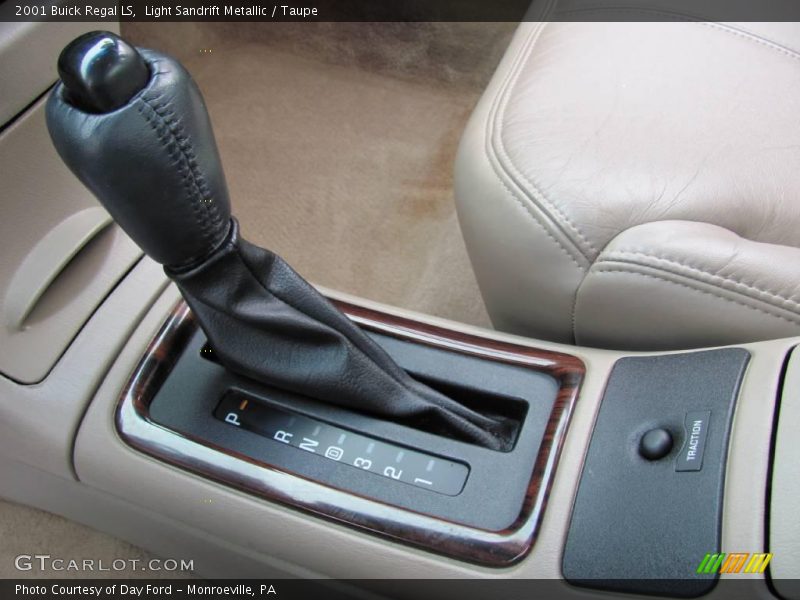 Light Sandrift Metallic / Taupe 2001 Buick Regal LS