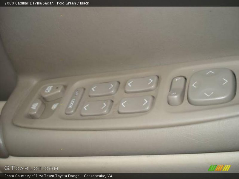 Polo Green / Black 2000 Cadillac DeVille Sedan