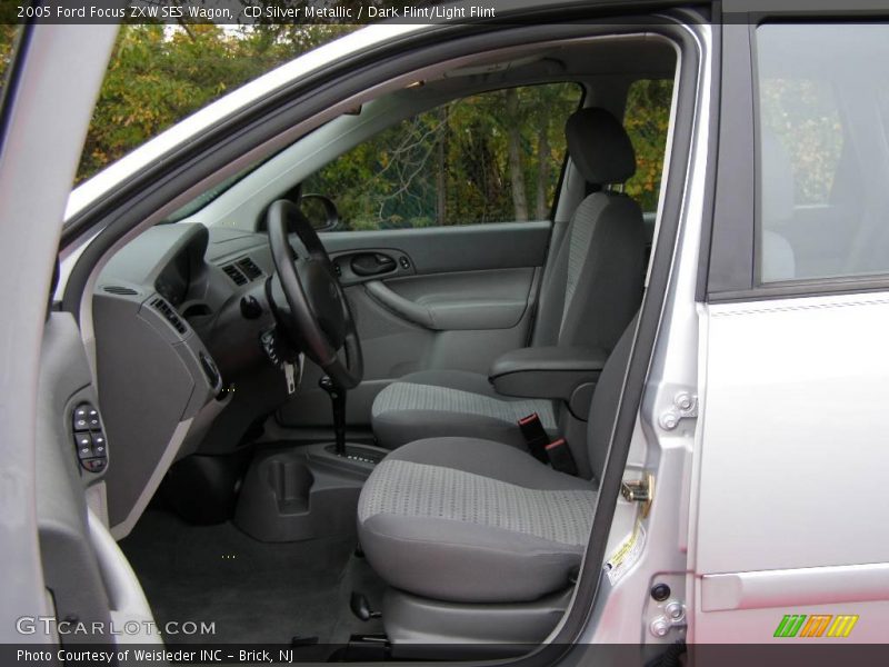 CD Silver Metallic / Dark Flint/Light Flint 2005 Ford Focus ZXW SES Wagon