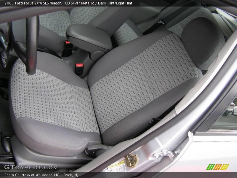 CD Silver Metallic / Dark Flint/Light Flint 2005 Ford Focus ZXW SES Wagon