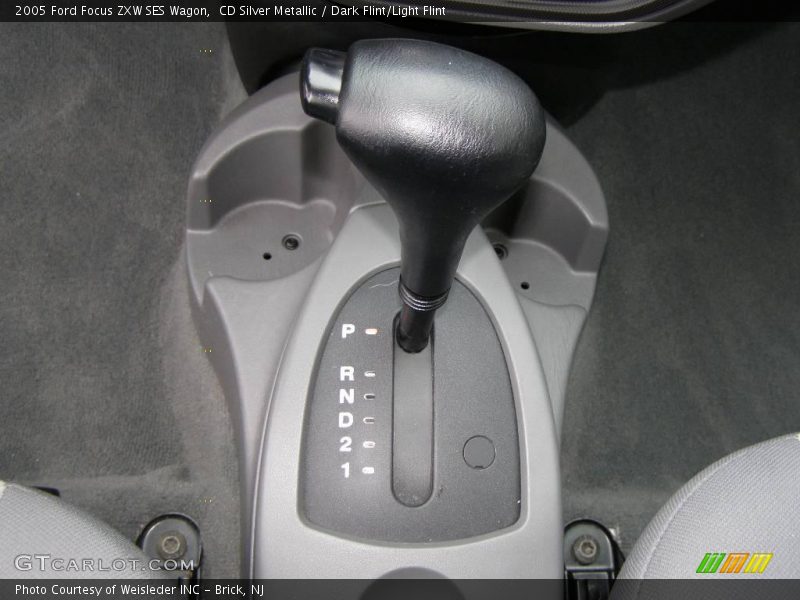 CD Silver Metallic / Dark Flint/Light Flint 2005 Ford Focus ZXW SES Wagon