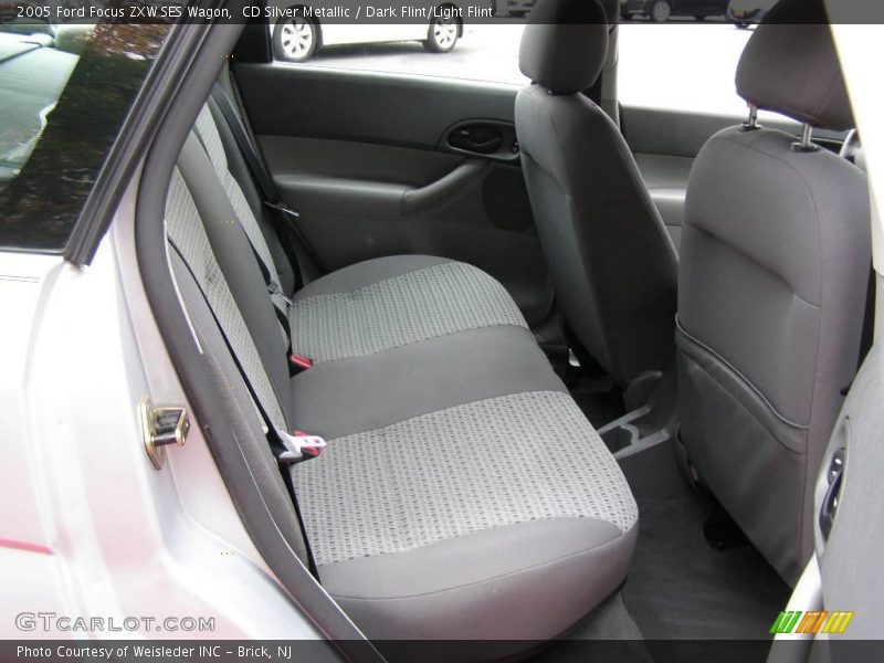 CD Silver Metallic / Dark Flint/Light Flint 2005 Ford Focus ZXW SES Wagon