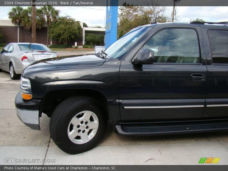 Black / Tan/Neutral 2004 Chevrolet Suburban 1500
