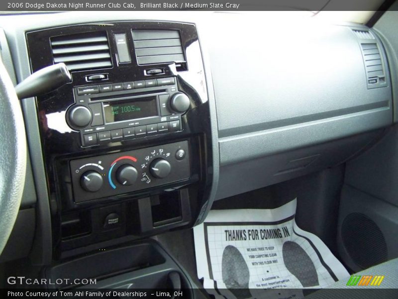 Brilliant Black / Medium Slate Gray 2006 Dodge Dakota Night Runner Club Cab