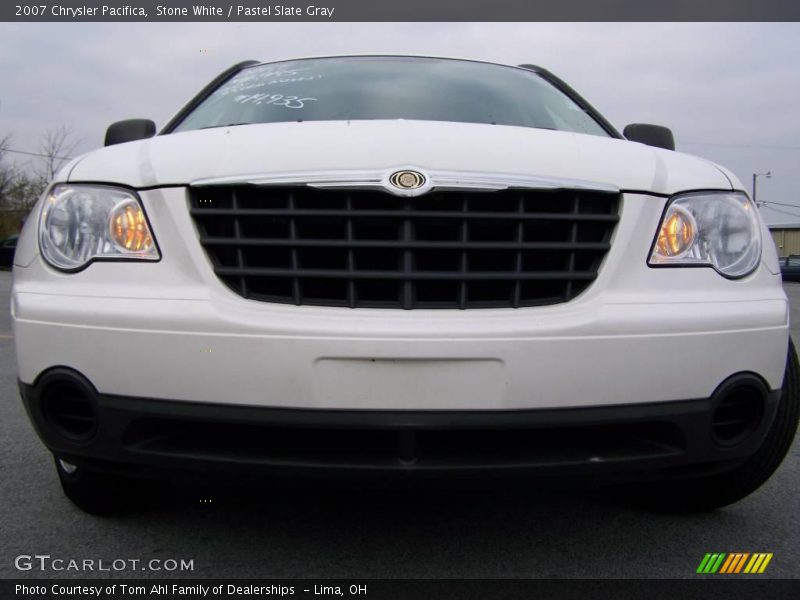 Stone White / Pastel Slate Gray 2007 Chrysler Pacifica