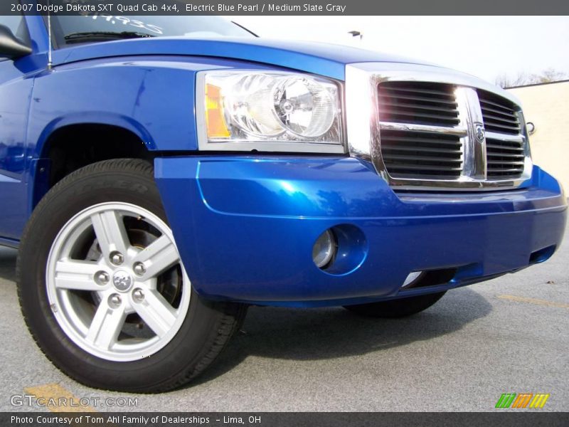 Electric Blue Pearl / Medium Slate Gray 2007 Dodge Dakota SXT Quad Cab 4x4