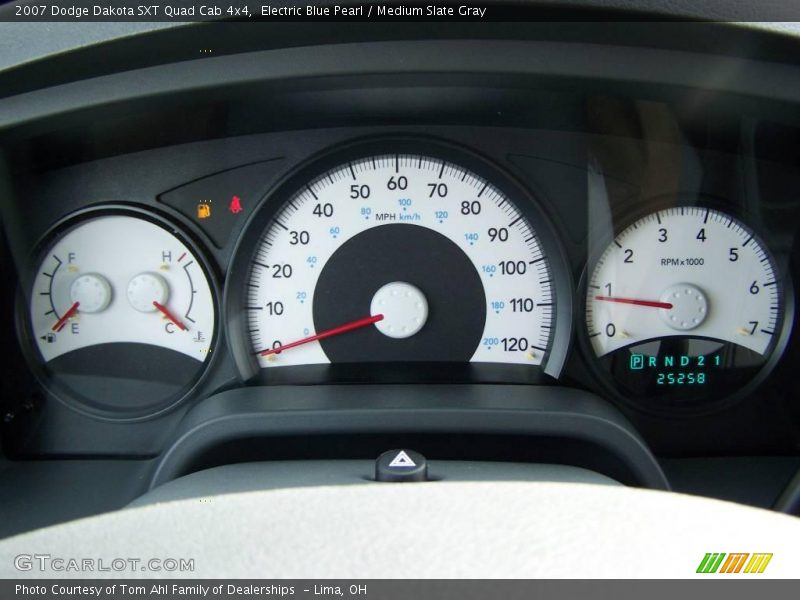 Electric Blue Pearl / Medium Slate Gray 2007 Dodge Dakota SXT Quad Cab 4x4