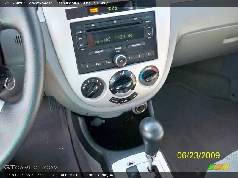 Titanuim Silver Metallic / Grey 2006 Suzuki Forenza Sedan