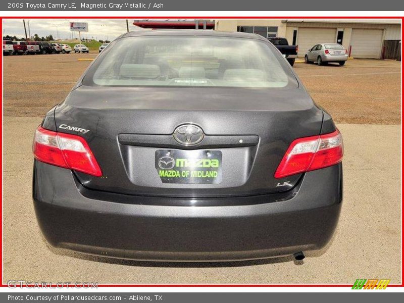 Magnetic Gray Metallic / Ash 2009 Toyota Camry LE