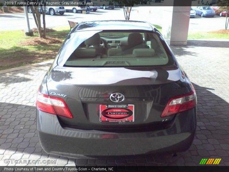 Magnetic Gray Metallic / Ash 2009 Toyota Camry LE