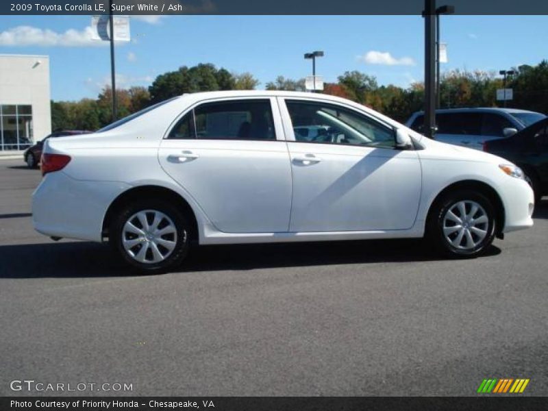 Super White / Ash 2009 Toyota Corolla LE