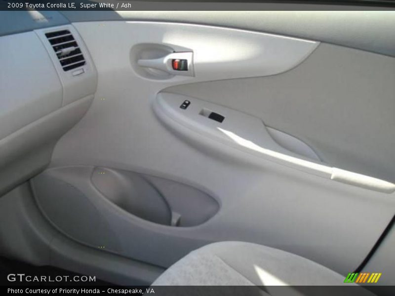 Super White / Ash 2009 Toyota Corolla LE