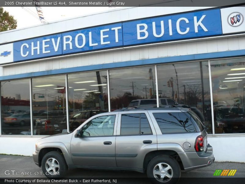 Silverstone Metallic / Light Gray 2005 Chevrolet TrailBlazer LS 4x4