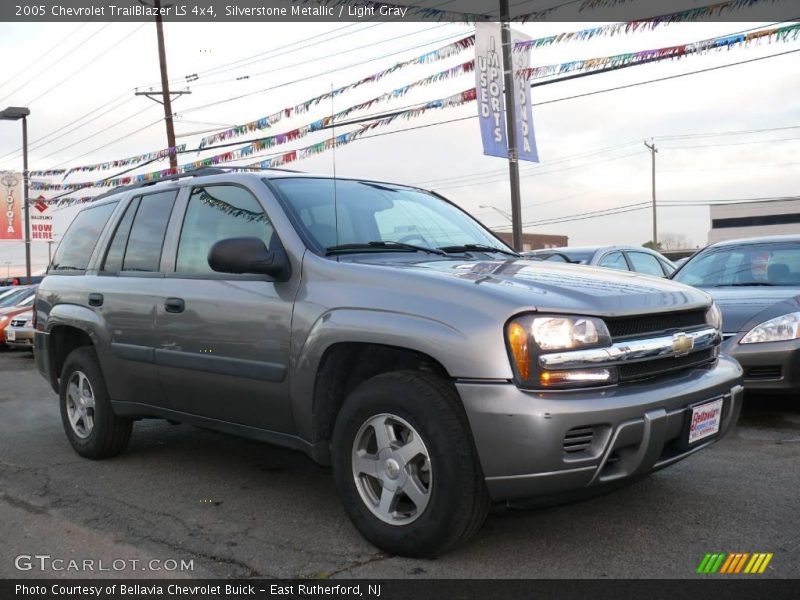 Silverstone Metallic / Light Gray 2005 Chevrolet TrailBlazer LS 4x4