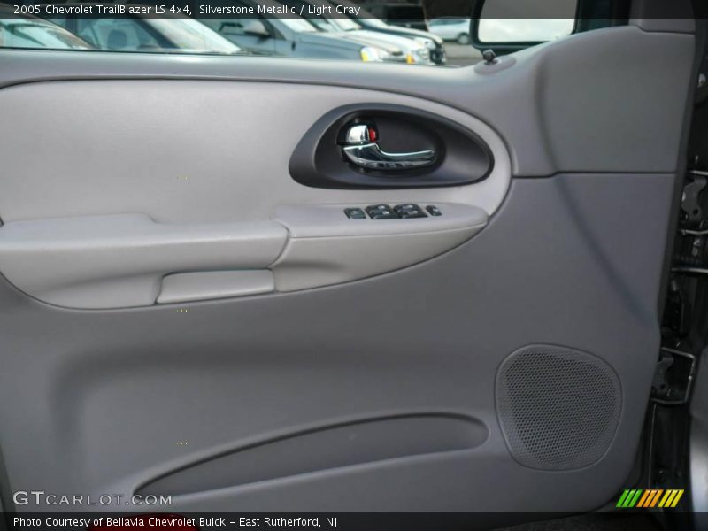 Silverstone Metallic / Light Gray 2005 Chevrolet TrailBlazer LS 4x4