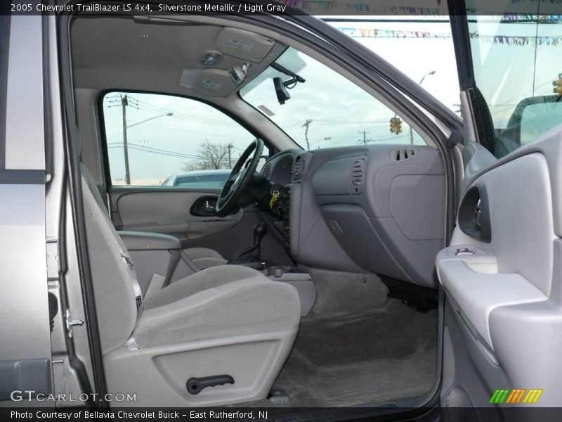 Silverstone Metallic / Light Gray 2005 Chevrolet TrailBlazer LS 4x4