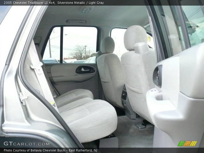 Silverstone Metallic / Light Gray 2005 Chevrolet TrailBlazer LS 4x4