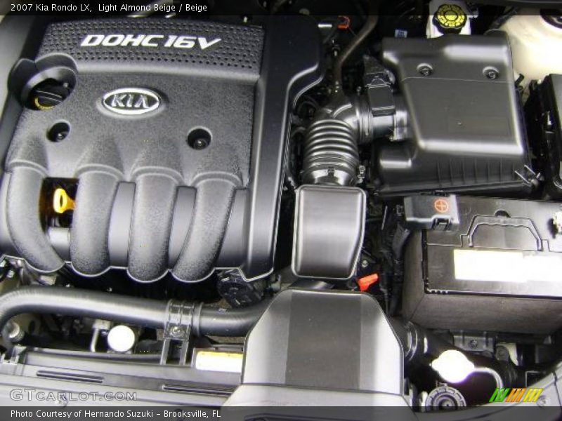 Light Almond Beige / Beige 2007 Kia Rondo LX