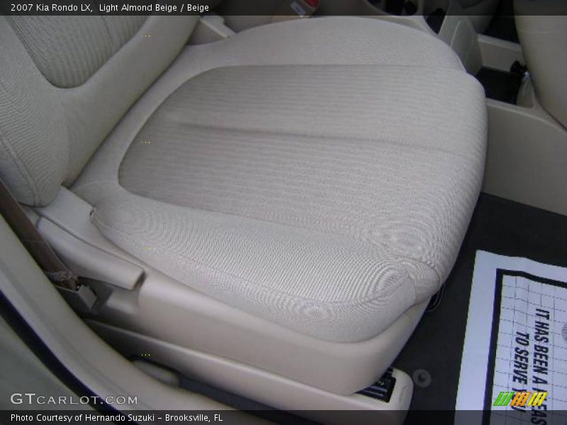 Light Almond Beige / Beige 2007 Kia Rondo LX