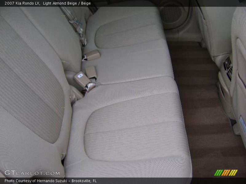 Light Almond Beige / Beige 2007 Kia Rondo LX