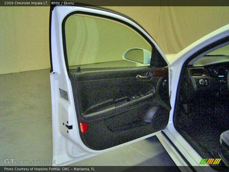 White / Ebony 2009 Chevrolet Impala LT