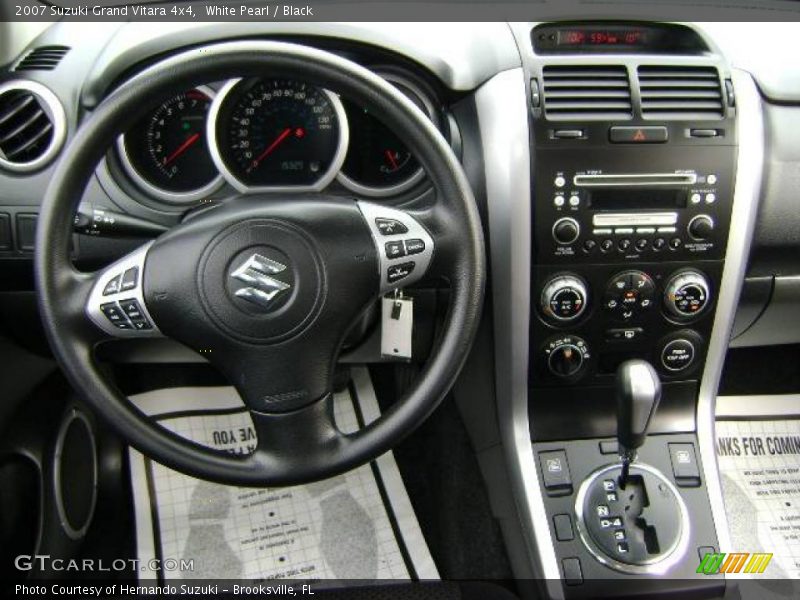 White Pearl / Black 2007 Suzuki Grand Vitara 4x4