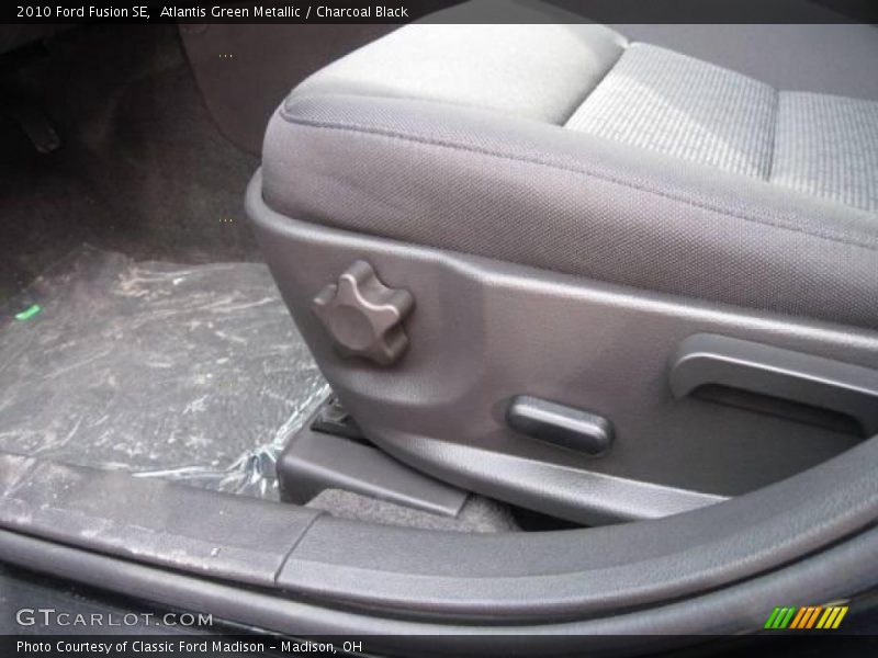 Atlantis Green Metallic / Charcoal Black 2010 Ford Fusion SE