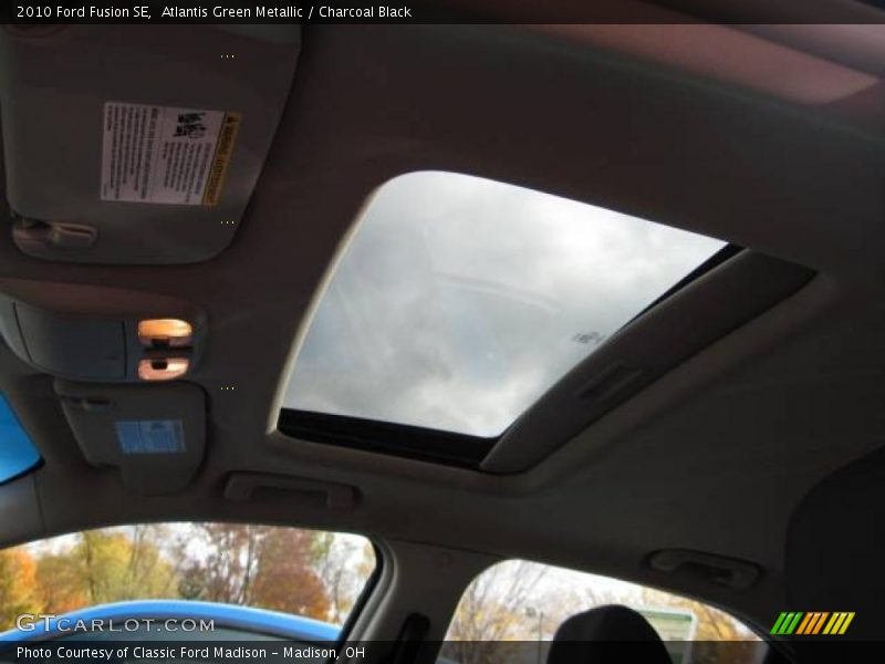 Atlantis Green Metallic / Charcoal Black 2010 Ford Fusion SE