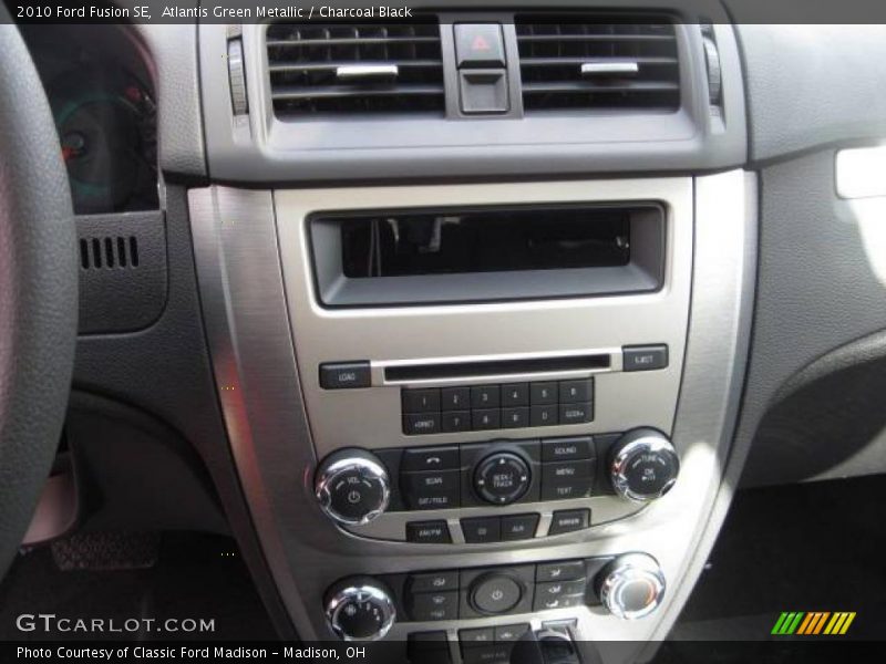 Atlantis Green Metallic / Charcoal Black 2010 Ford Fusion SE
