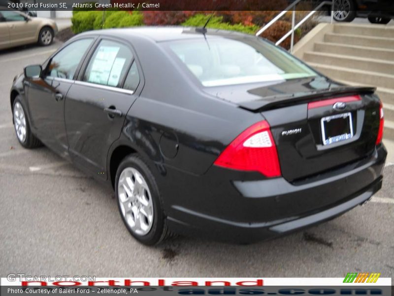 Atlantis Green Metallic / Camel 2010 Ford Fusion SE