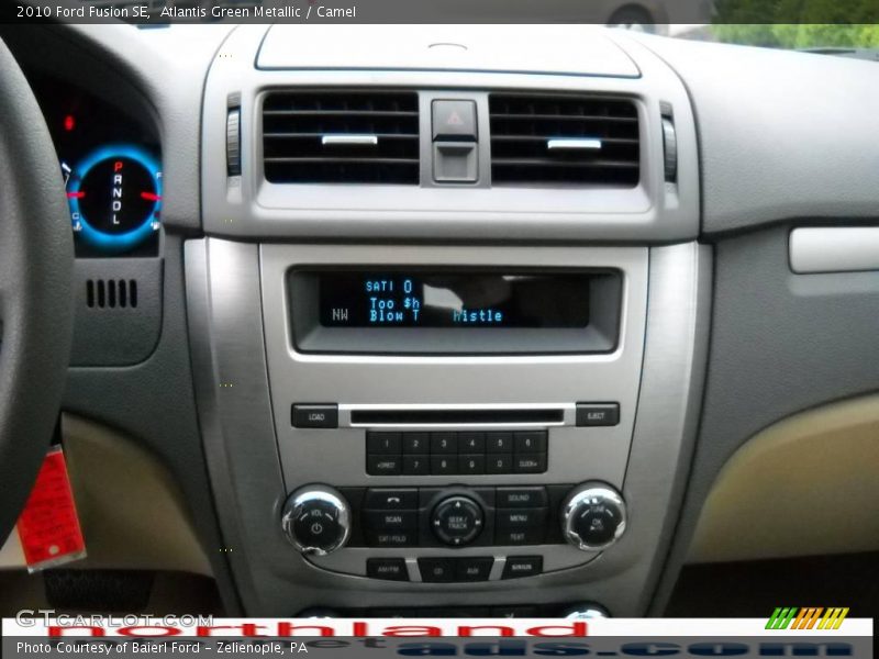 Atlantis Green Metallic / Camel 2010 Ford Fusion SE