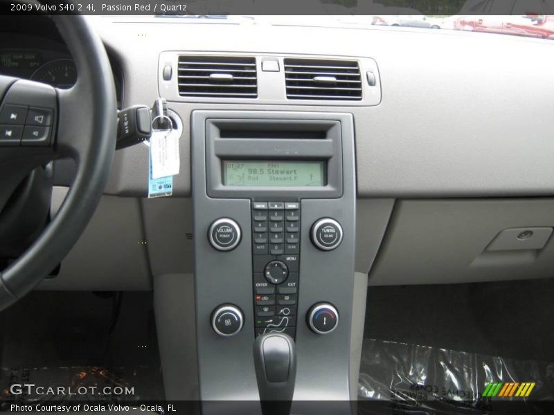 Passion Red / Quartz 2009 Volvo S40 2.4i