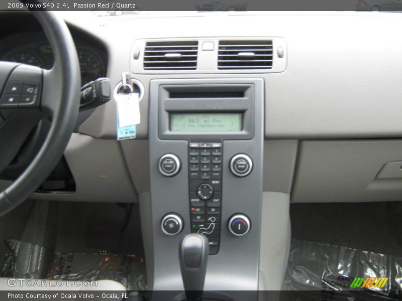 Passion Red / Quartz 2009 Volvo S40 2.4i