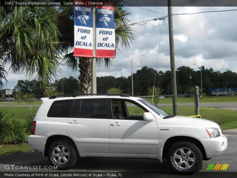 Super White / Charcoal 2002 Toyota Highlander Limited