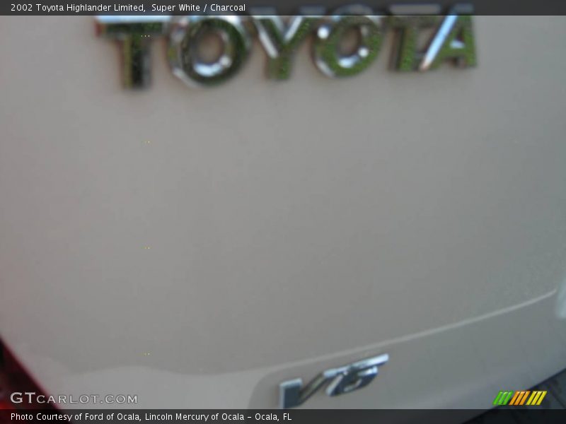 Super White / Charcoal 2002 Toyota Highlander Limited
