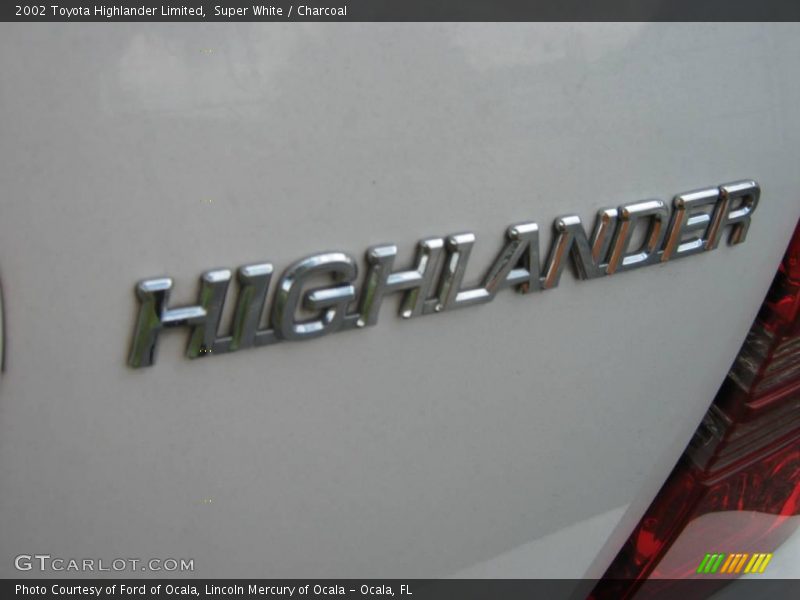 Super White / Charcoal 2002 Toyota Highlander Limited