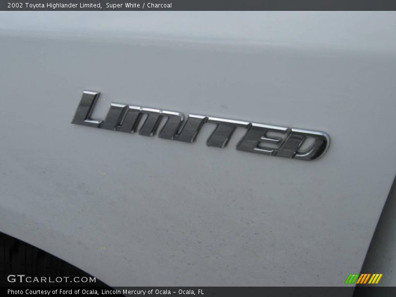 Super White / Charcoal 2002 Toyota Highlander Limited