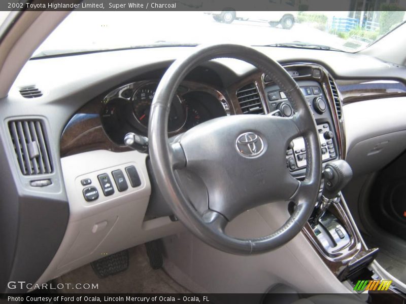 Super White / Charcoal 2002 Toyota Highlander Limited
