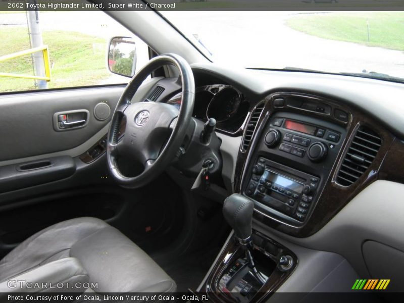 Super White / Charcoal 2002 Toyota Highlander Limited