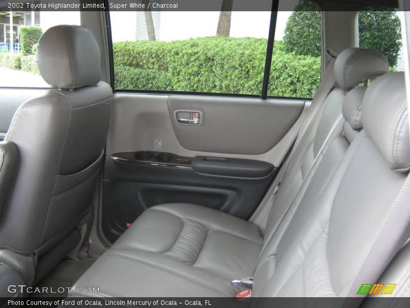 Super White / Charcoal 2002 Toyota Highlander Limited