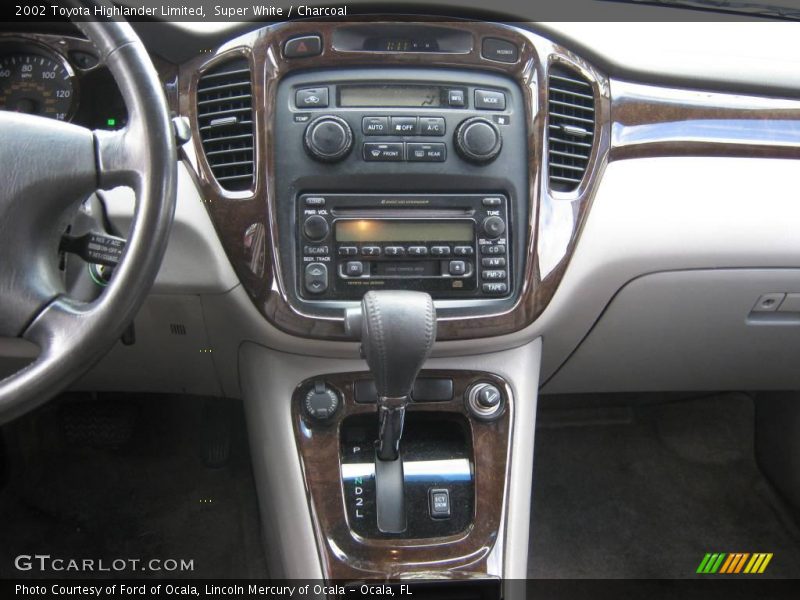 Super White / Charcoal 2002 Toyota Highlander Limited